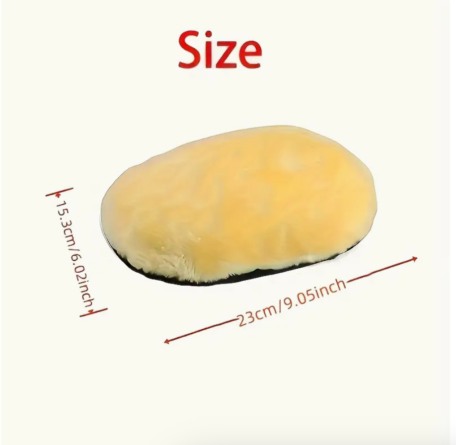 Plush microfiber car wash mitt with yellow oval pad, 23 cm x 15 cm